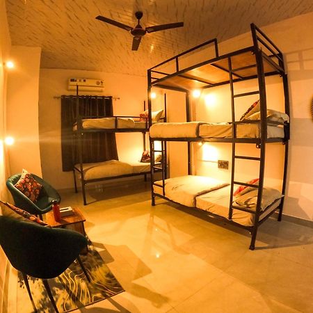 Funky Backpackers Hotel อุเดเปอร์ ภายนอก รูปภาพ