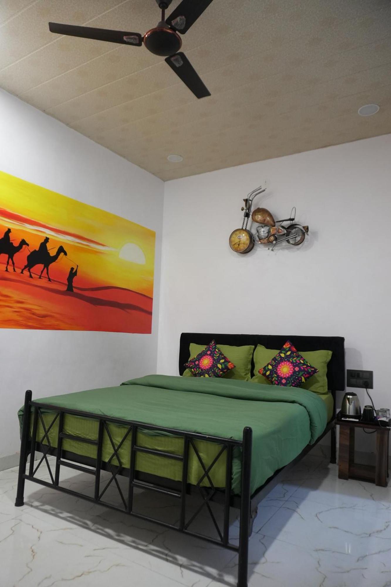 Funky Backpackers Hotel อุเดเปอร์ ภายนอก รูปภาพ