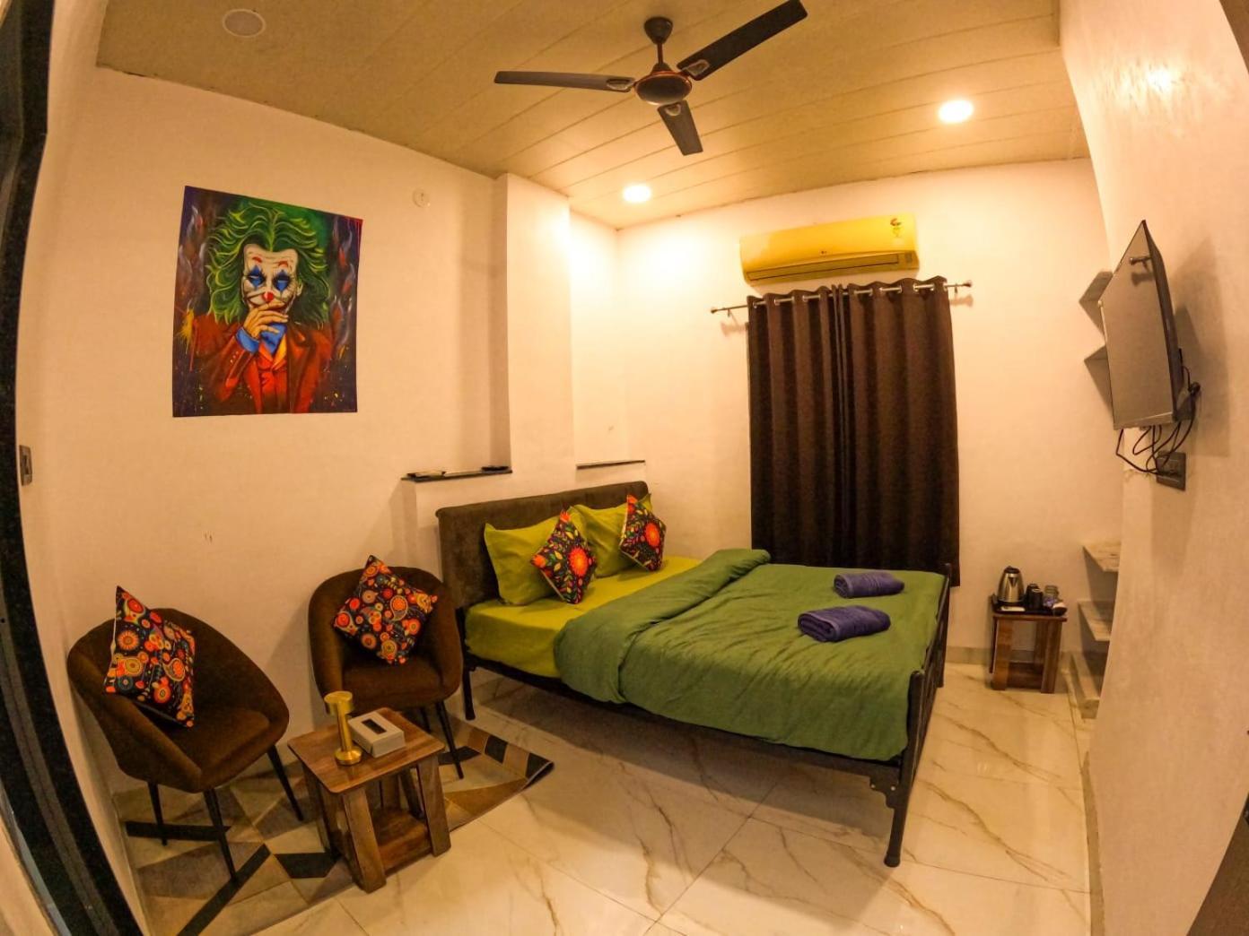 Funky Backpackers Hotel อุเดเปอร์ ภายนอก รูปภาพ