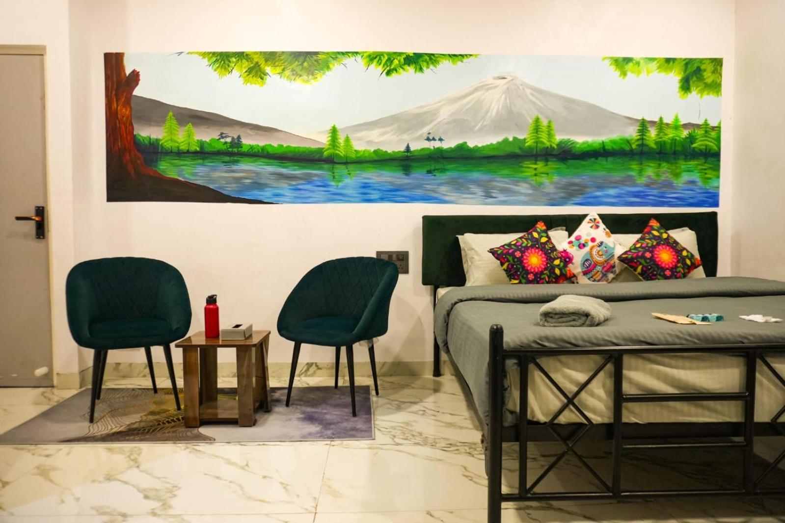 Funky Backpackers Hotel อุเดเปอร์ ภายนอก รูปภาพ